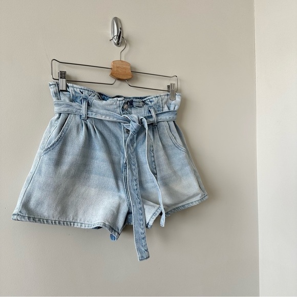 American Eagle-Paper Bag Waist High Rise Mom Shorts (Size:6) - Picture 3 of 9